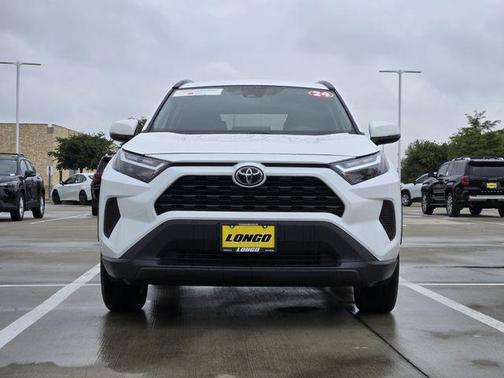 Ice Cap 2024 Toyota RAV4 XLE