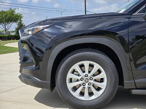 Midnight Black Metallic 2026 Toyota Grand Highlander XLE