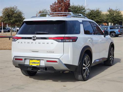 2025 Nissan Pathfinder Platinum FWD