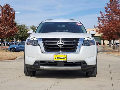 2025 Nissan Pathfinder Platinum FWD