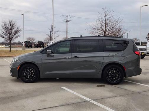 2021 Chrysler Pacifica Touring