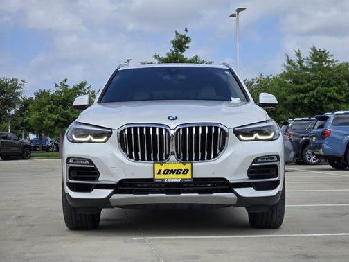 Mineral White Metallic 2021 BMW X5 sDrive40i