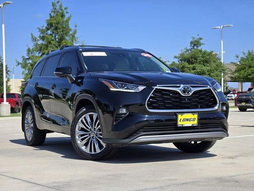 Midnight Black Metallic 2024 Toyota Highlander Platinum