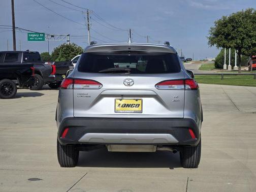 Sonic Silver 2022 Toyota Corolla Cross LE
