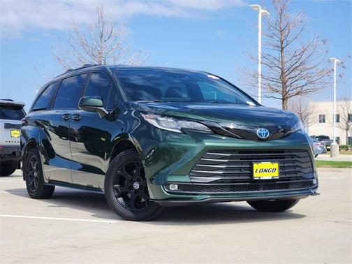 2025 Toyota Sienna Woodland Edition