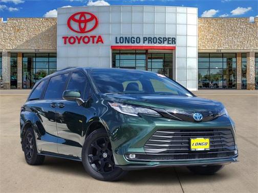 2025 Toyota Sienna Woodland Edition