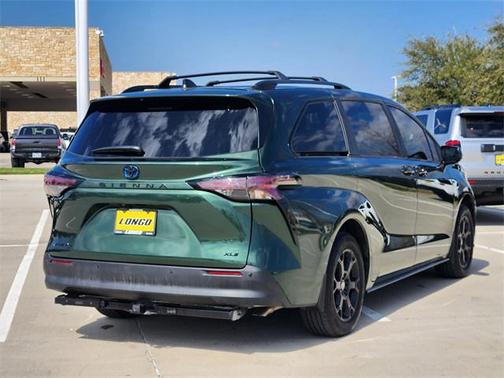 2025 Toyota Sienna Woodland Edition