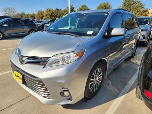 2019 Toyota Sienna XLE