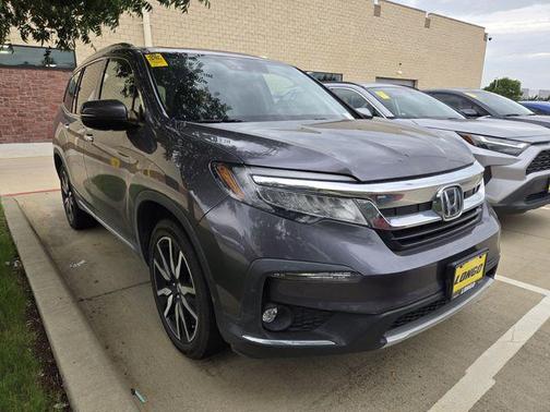 Lunar Silver Metallic 2021 Honda Pilot AWD Elite