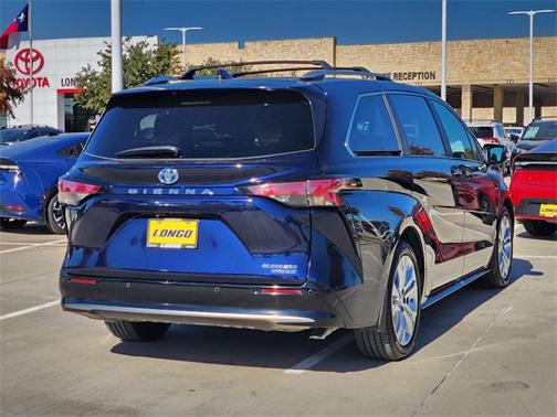 2024 Toyota Sienna Platinum