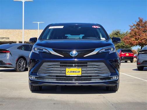 2024 Toyota Sienna Platinum