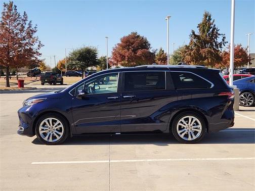 2024 Toyota Sienna Platinum