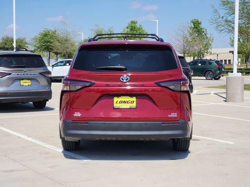 2024 Toyota Sienna XLE