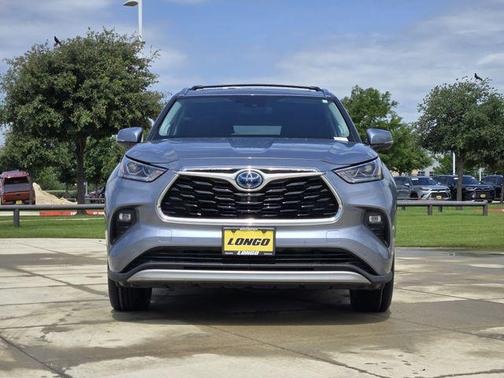 Moon Dust 2021 Toyota Highlander Hybrid Platinum