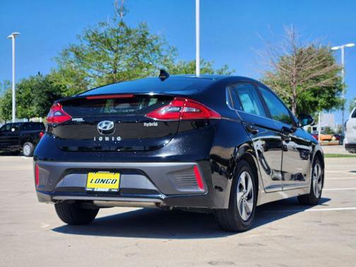 2017 Hyundai IONIQ Hybrid SEL