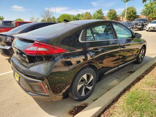 2017 Hyundai IONIQ Hybrid SEL