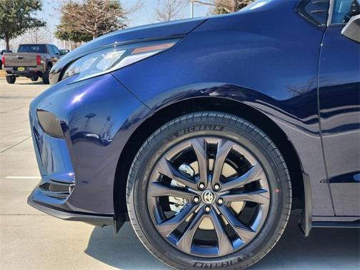 2026 Toyota Sienna XSE 7 Passenger