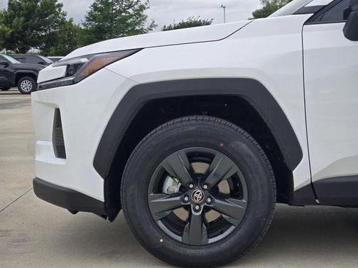 Ice Cap 2026 Toyota RAV4 LE