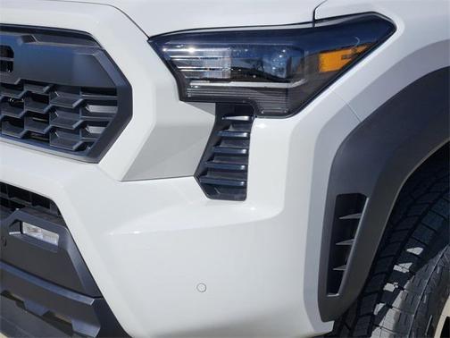2026 Toyota Tacoma Hybrid TRD Off Road