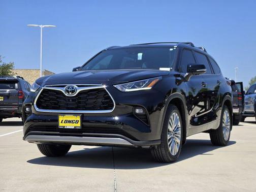 Midnight Black Metallic 2026 Toyota Highlander Hybrid Platinum