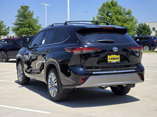 Midnight Black Metallic 2026 Toyota Highlander Hybrid Platinum