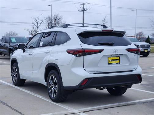 2026 Toyota Highlander Hybrid XLE