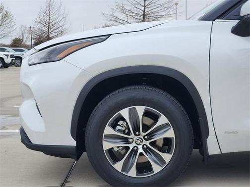 2026 Toyota Highlander Hybrid XLE