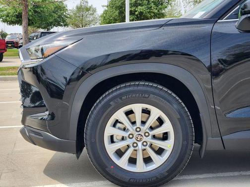 Midnight Black Metallic 2026 Toyota Grand Highlander XLE