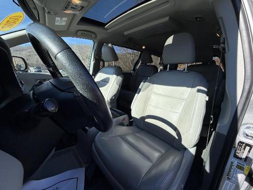 2020 Toyota Sienna XLE PREMIUM 7 PASSENGER