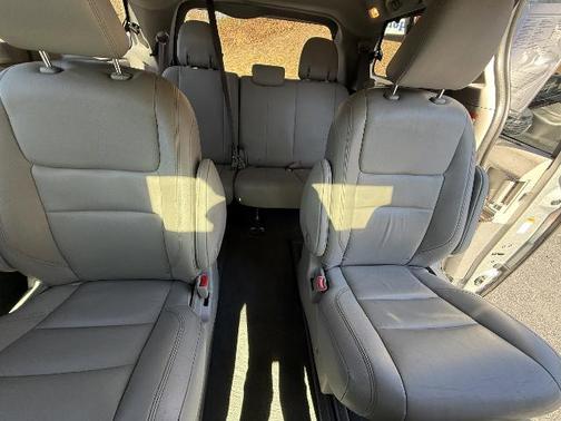 2020 Toyota Sienna XLE PREMIUM 7 PASSENGER