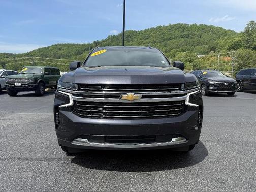 Evergreen Gray Metallic 2022 Chevrolet Suburban LT