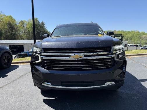 Evergreen Gray Metallic 2022 Chevrolet Suburban LT