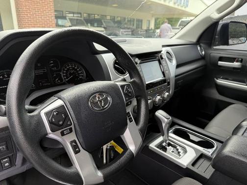 2018 Toyota Tundra SR5