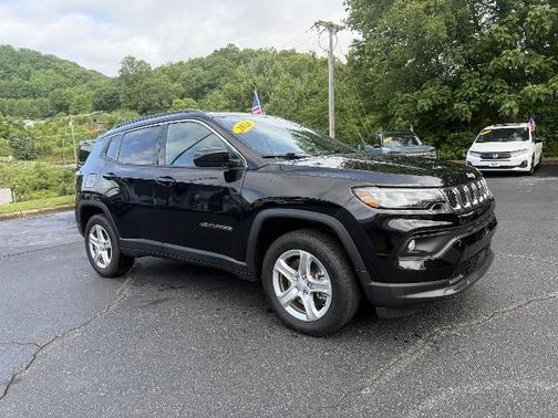 Granite Crystal Clearcoat Metallic 2023 Jeep Compass LATITUDE