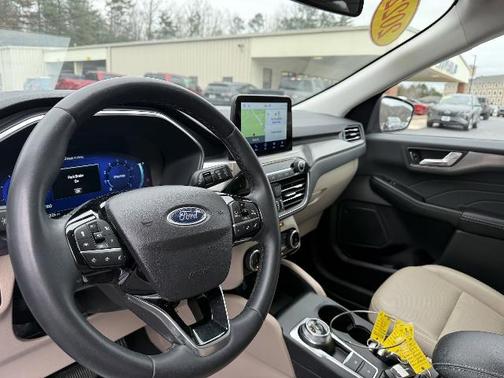 2022 Ford Escape TITANIUM