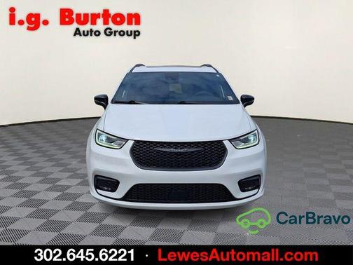 Bright White Clearcoat 2025 Chrysler Pacifica Limited