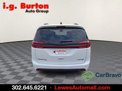 Bright White Clearcoat 2025 Chrysler Pacifica Limited