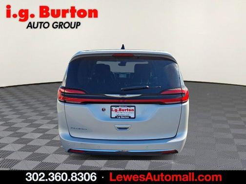 2024 Chrysler Pacifica Touring-L