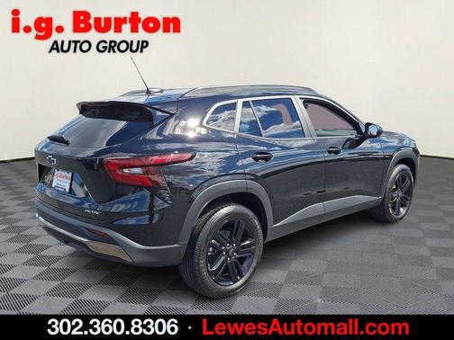Black Metallic 2026 Chevrolet Trax ACTIV