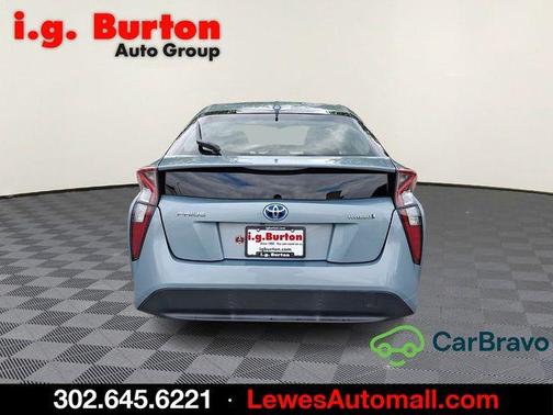 Pearl 2017 Toyota Prius Three