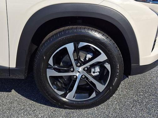 White 2026 Chevrolet Trax 1RS