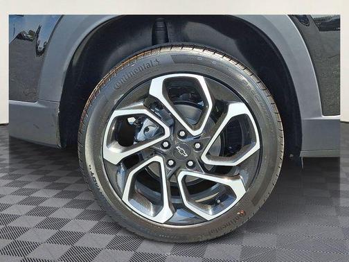 Black 2026 Chevrolet Trax 2RS