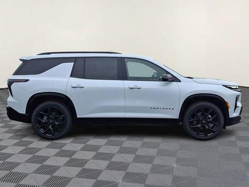 Polar White 2026 Chevrolet Traverse RS
