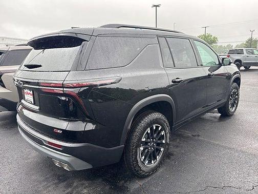 Black Metallic 2026 Chevrolet Traverse Z71