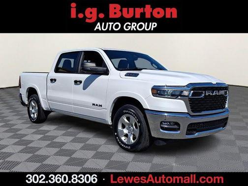 Bright White Clearcoat 2025 RAM 1500 Big Horn/Lone Star