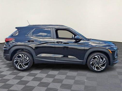 Black Metallic 2026 Chevrolet Trailblazer RS