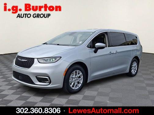 2023 Chrysler Pacifica Touring-L