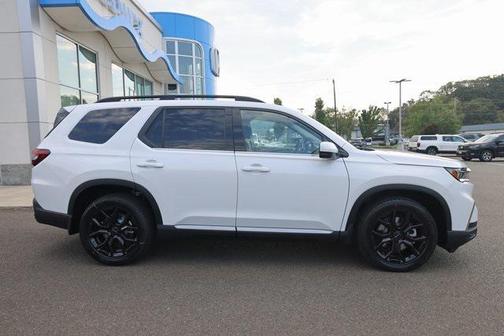 2025 Honda Pilot Touring 8-Passenger