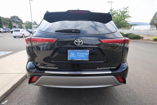 2022 Toyota Highlander Platinum