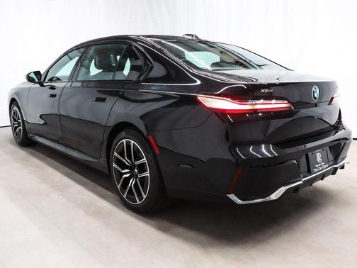 2025 BMW 740 xDrive